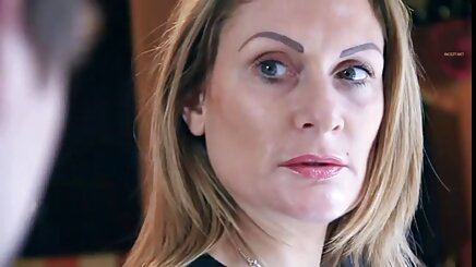 الشخص سكس اجنبية جديد تصوير جميلة سمراء بجانبها غاضب الديوث